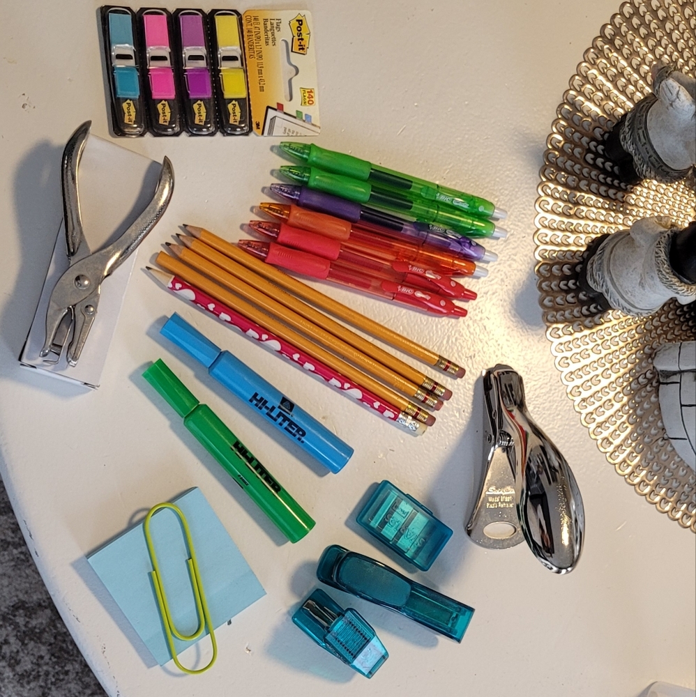 Swingline staple remove and office supply bundle